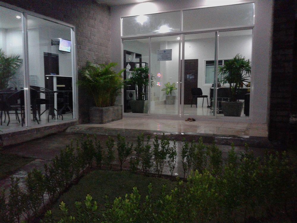 But Different Phuket Boutique Hotel Nai Harn エクステリア 写真