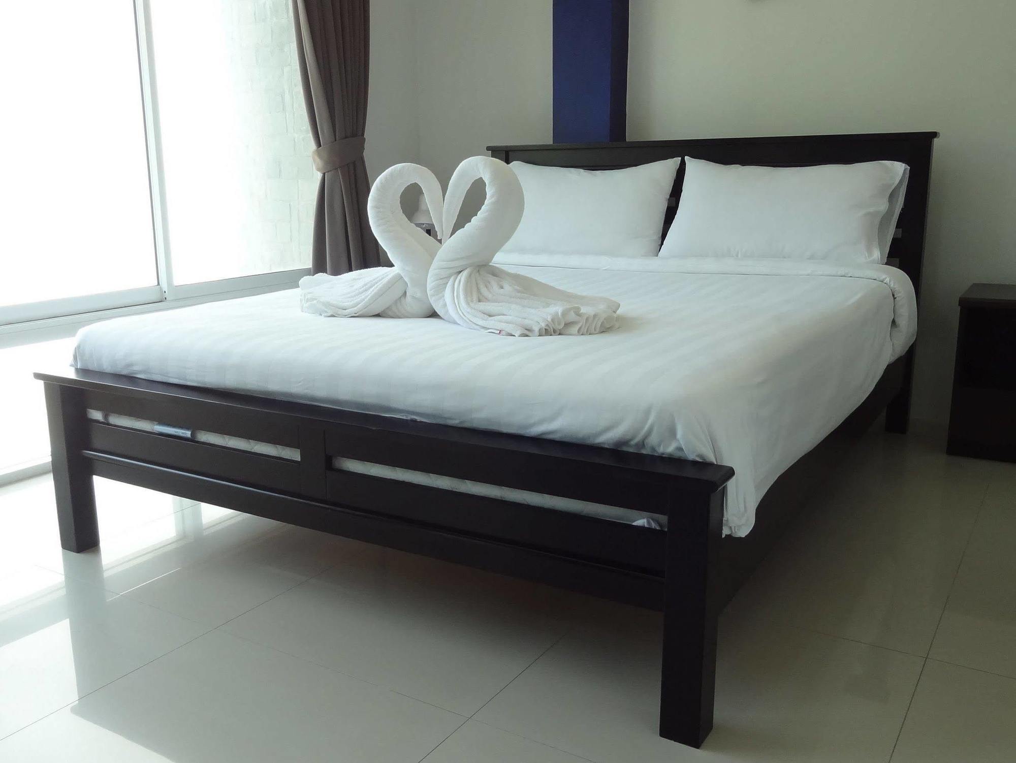 But Different Phuket Boutique Hotel Nai Harn エクステリア 写真