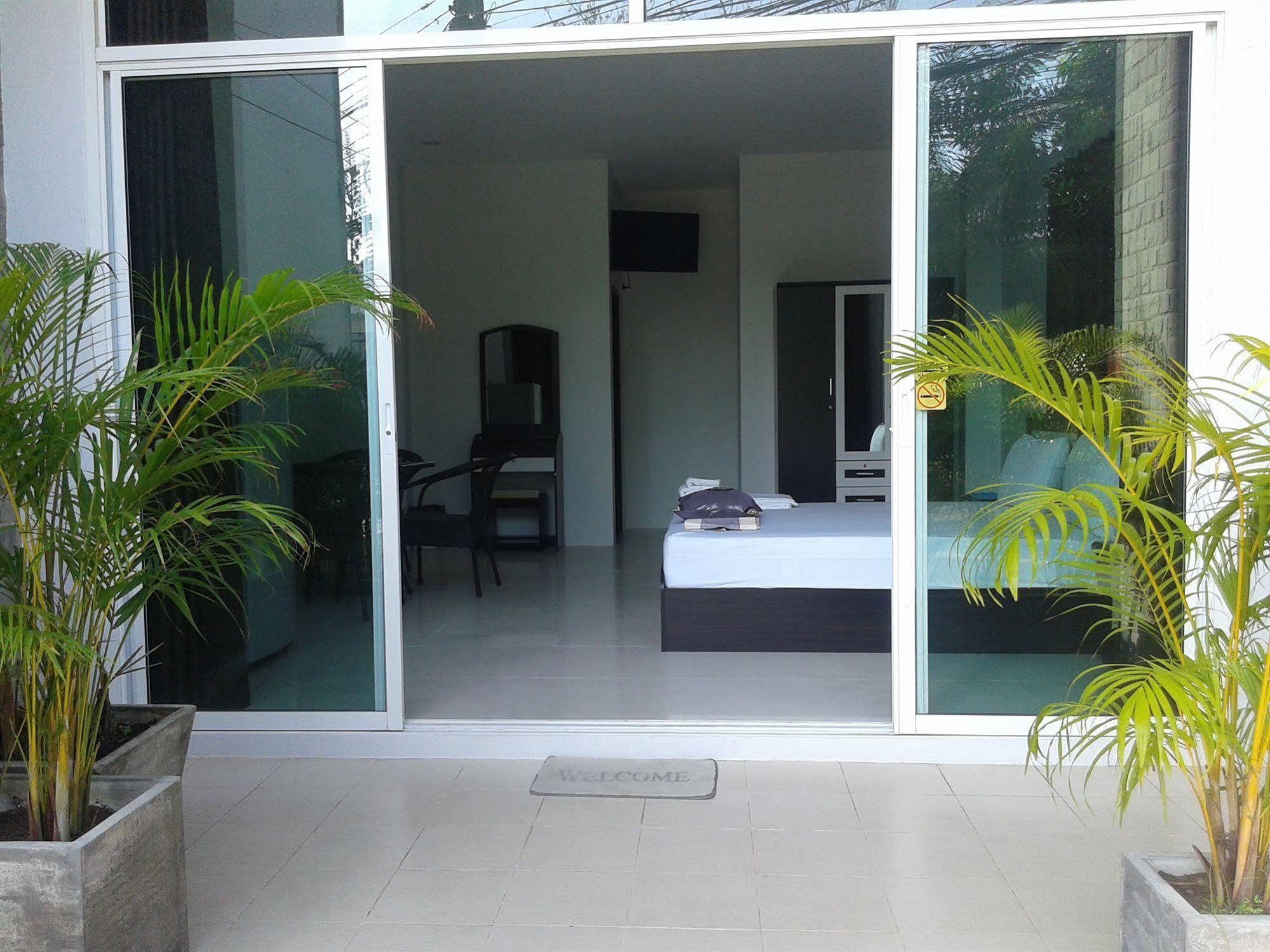 But Different Phuket Boutique Hotel Nai Harn エクステリア 写真