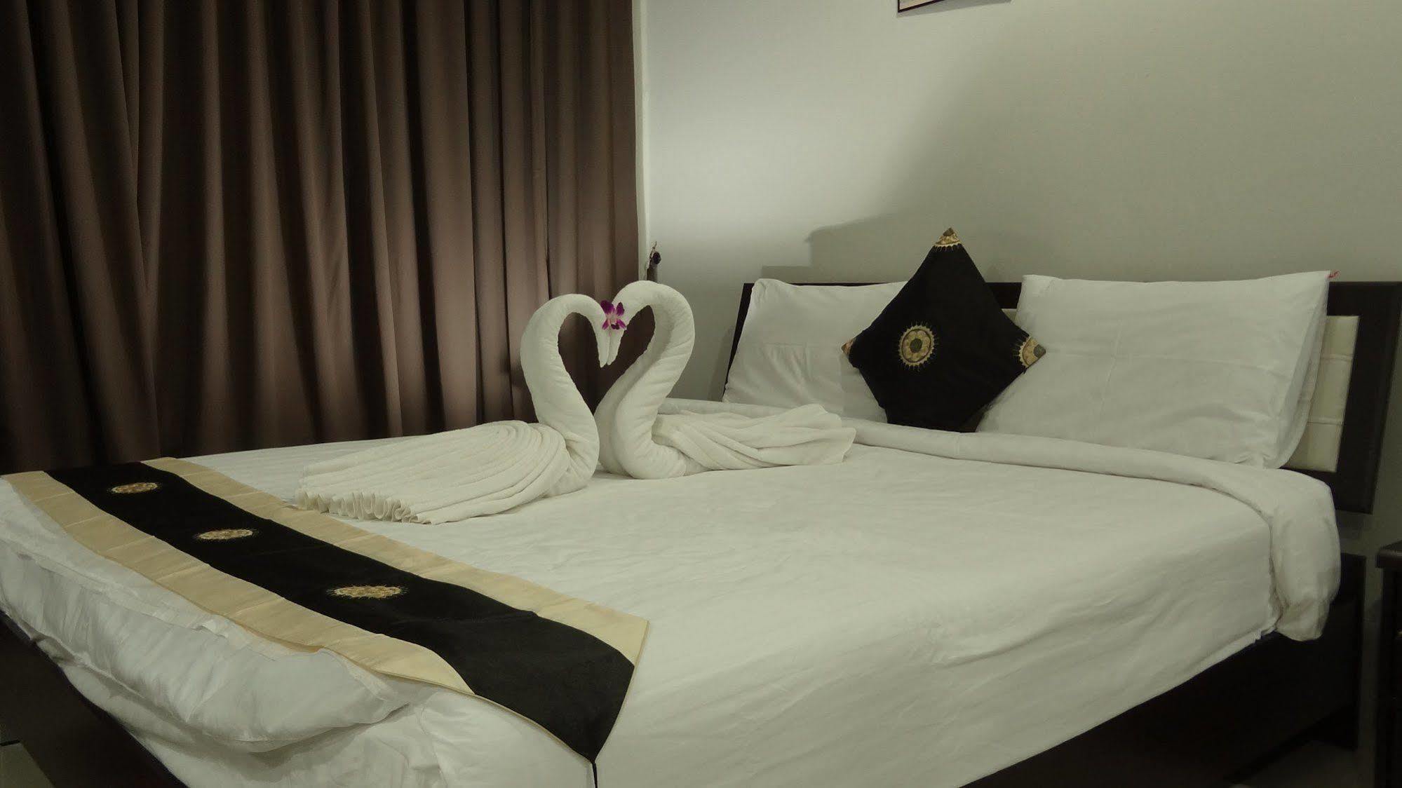 But Different Phuket Boutique Hotel Nai Harn エクステリア 写真
